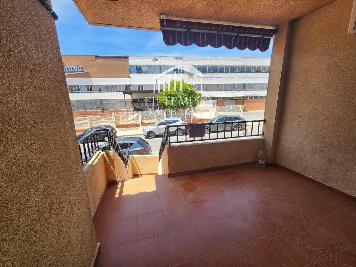Vista exterior de Casa adosada en venda en Onil amb Aire condicionat
