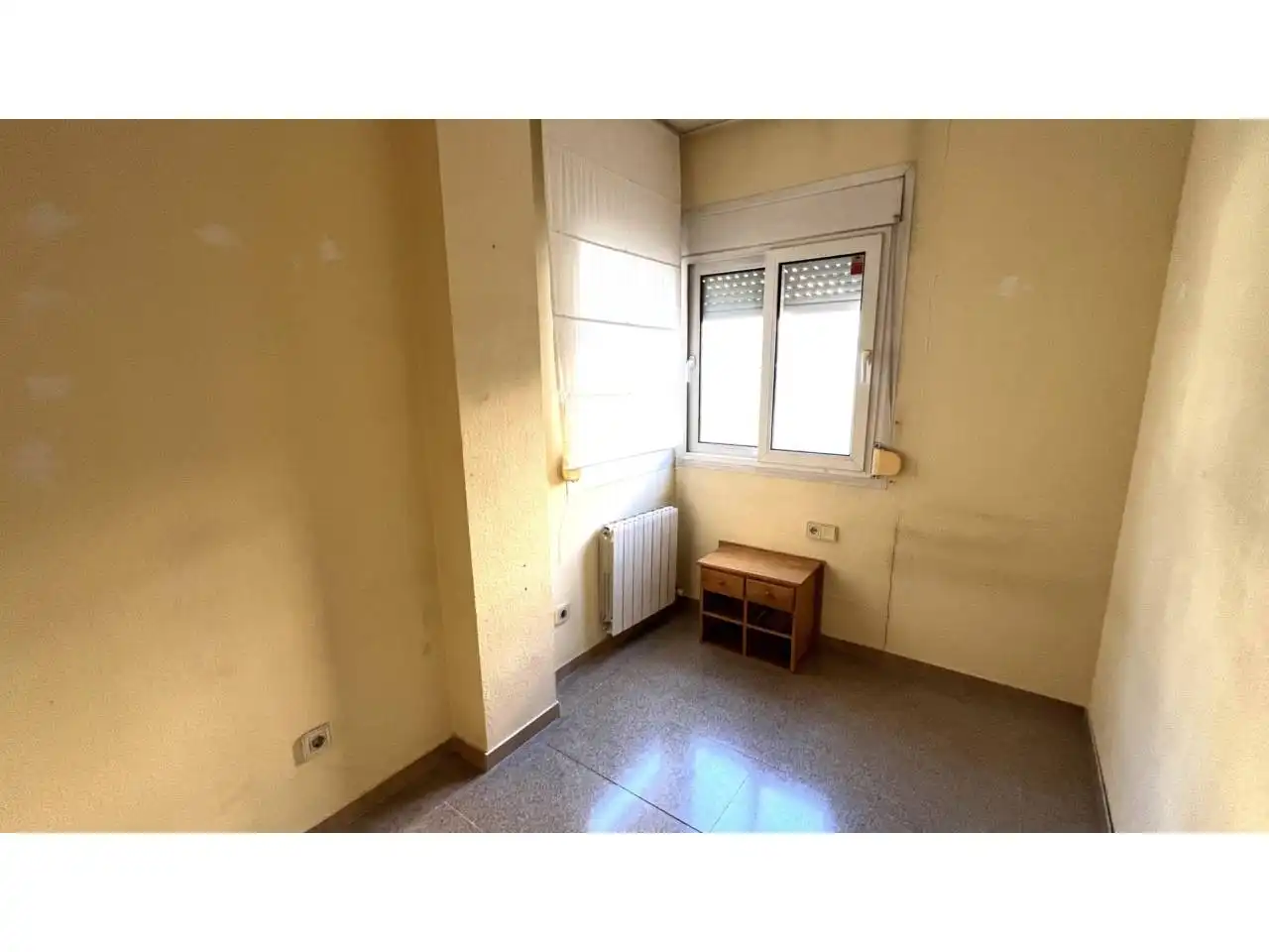 Bedroom of Flat for sale in Figueres  with Heating, Terrace and Community pool