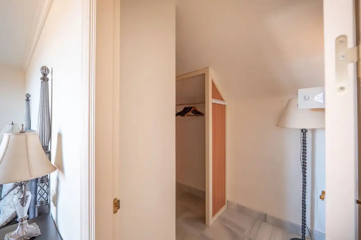 Ático de alquiler en Estepona con Aire acondicionado, Jardín privado y Terraza