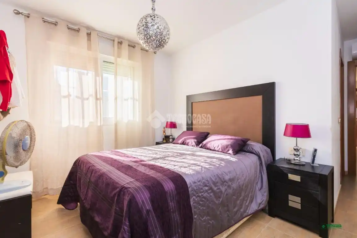 Dormitori de Àtic en venda en Almería amb Aire condicionat i Terrassa