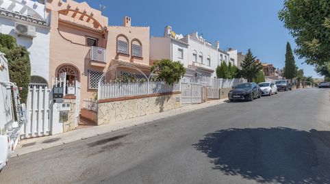 Foto 2 de Casa adosada en venta en Huétor Vega, Granada