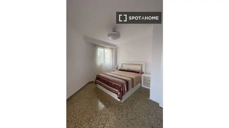 Room in Benimàmet