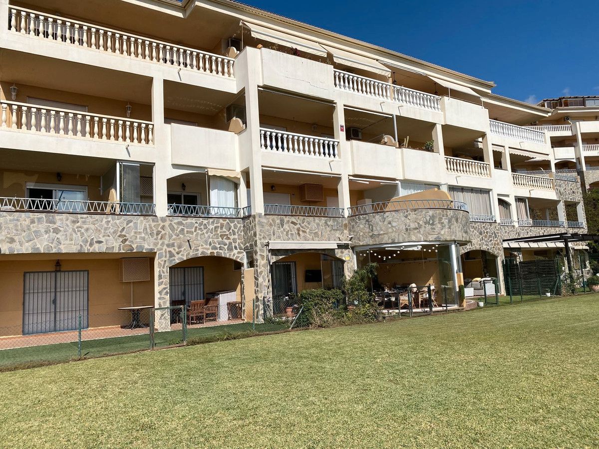 Exterior view of Apartment for sale in Fuengirola  with Air Conditioner, Terrace and Storage room