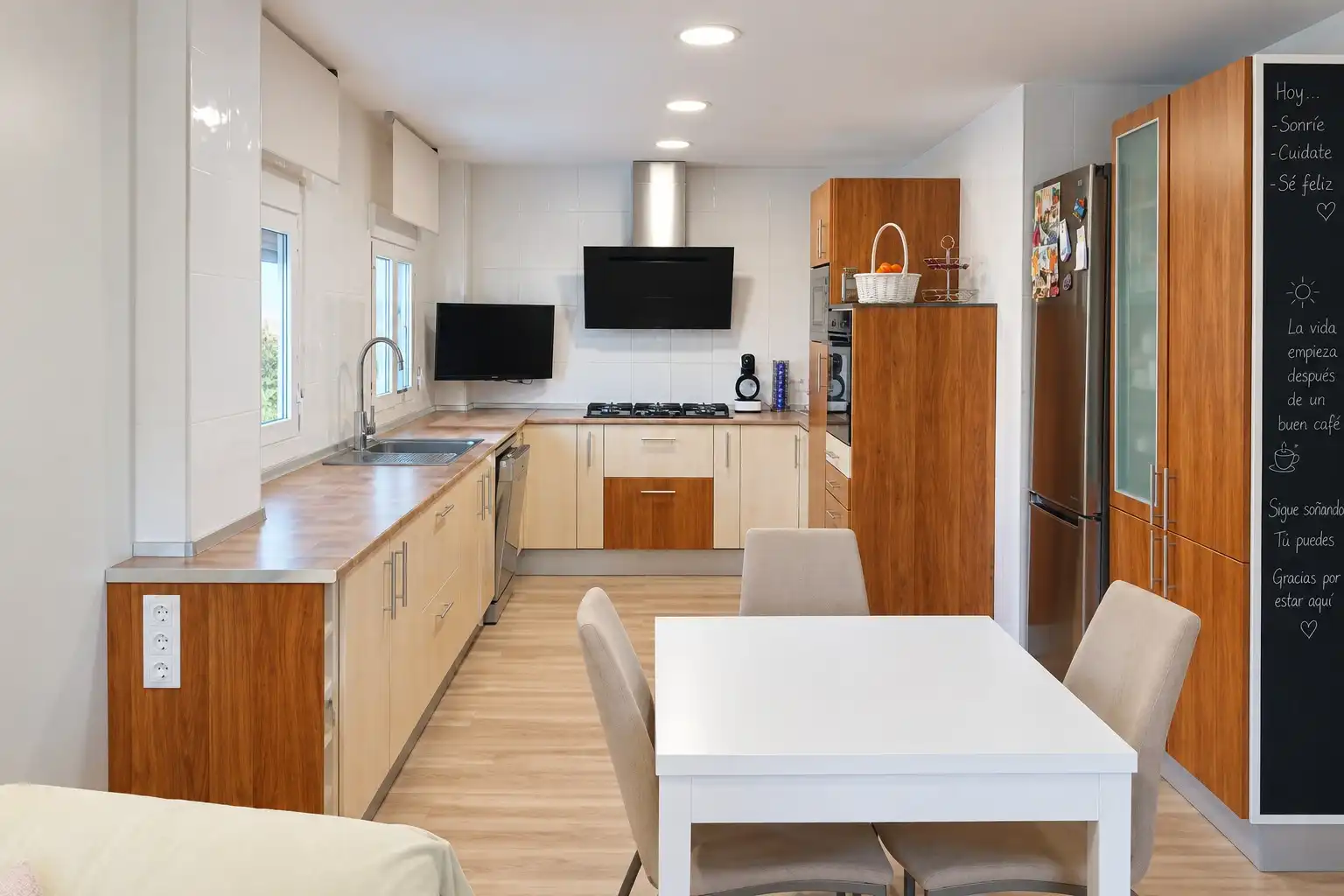 Detached house with pool for sale in cortixelles, imagen 2