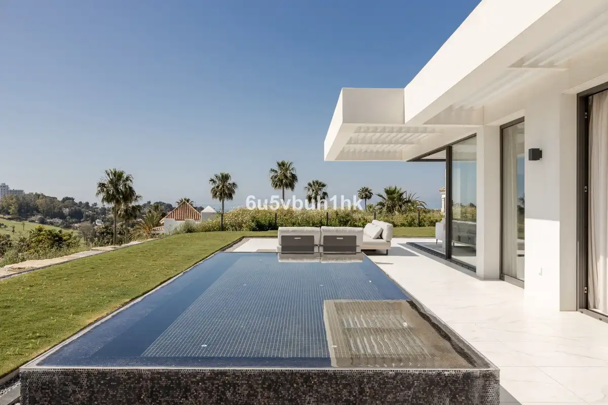 Penthouse with lift for sale in El Paraíso