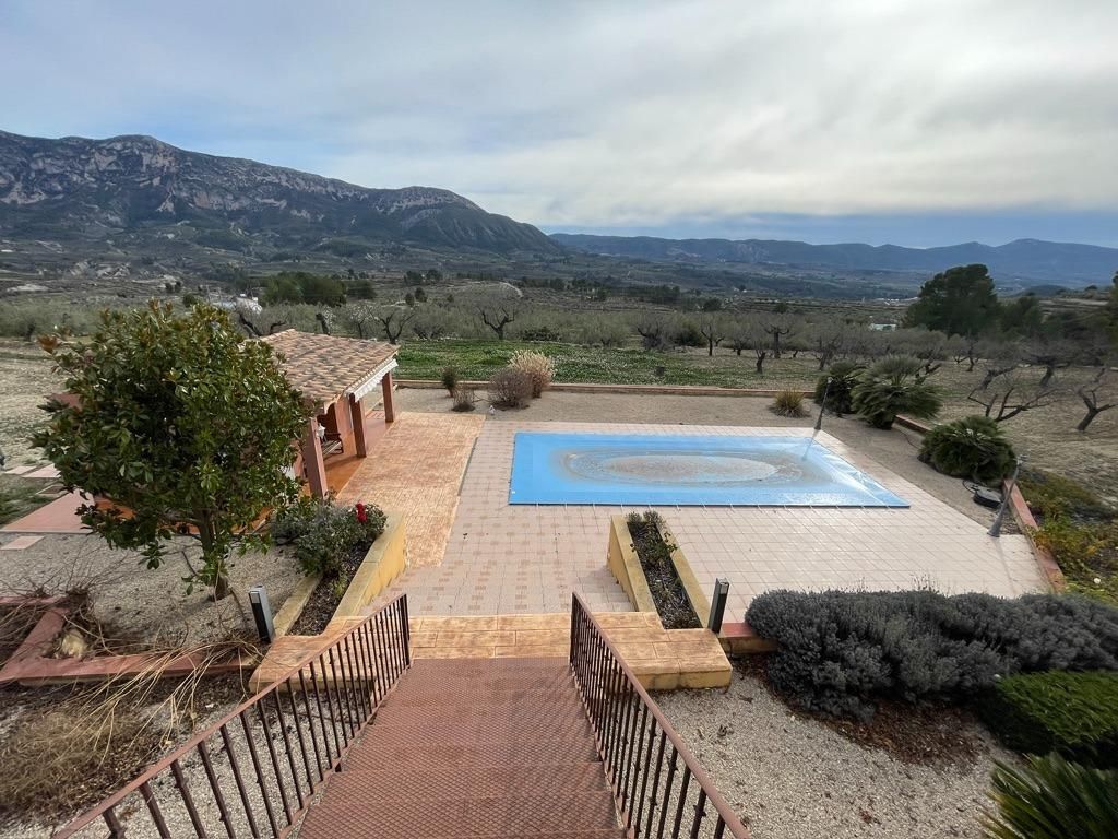 Vista exterior de Casa o xalet en venda en Millena amb Aire condicionat, Calefacció i Jardí privat