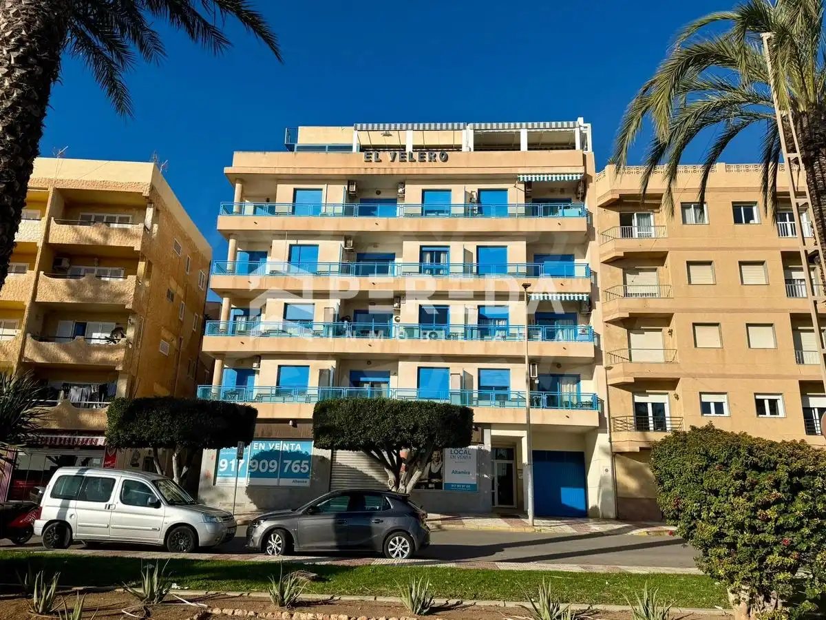 Vista exterior de Ático en venta en Roquetas de Mar con Terraza