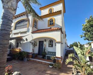 Exterior view of Single-family semi-detached for sale in San Fernando