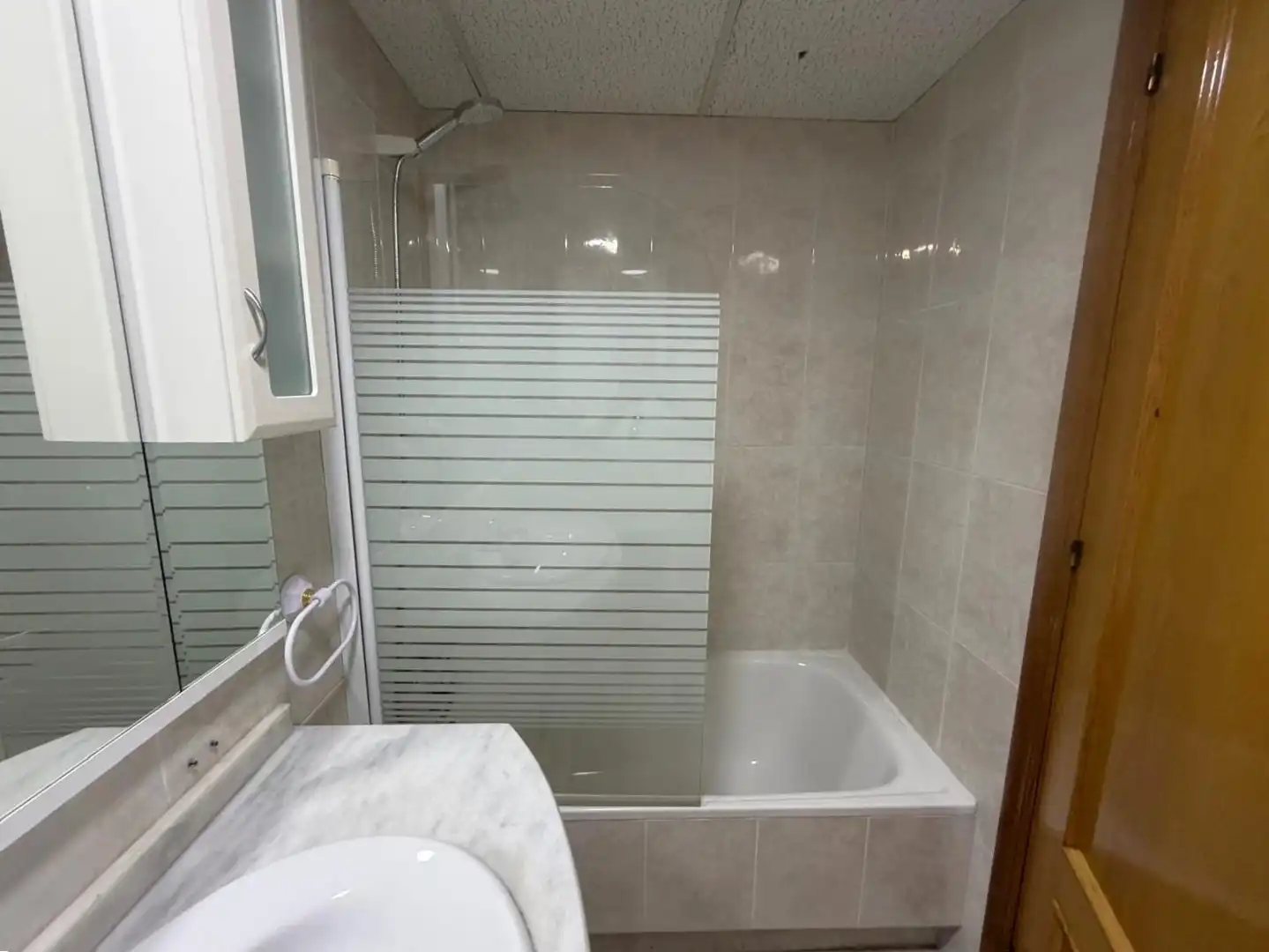 Bathroom of Flat for rent in Murcia  with Air Conditioner, Heating and Balcony