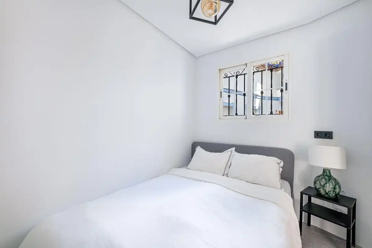 Bedroom of Flat for rent in Marbella  with Air Conditioner, Heating and Terrace