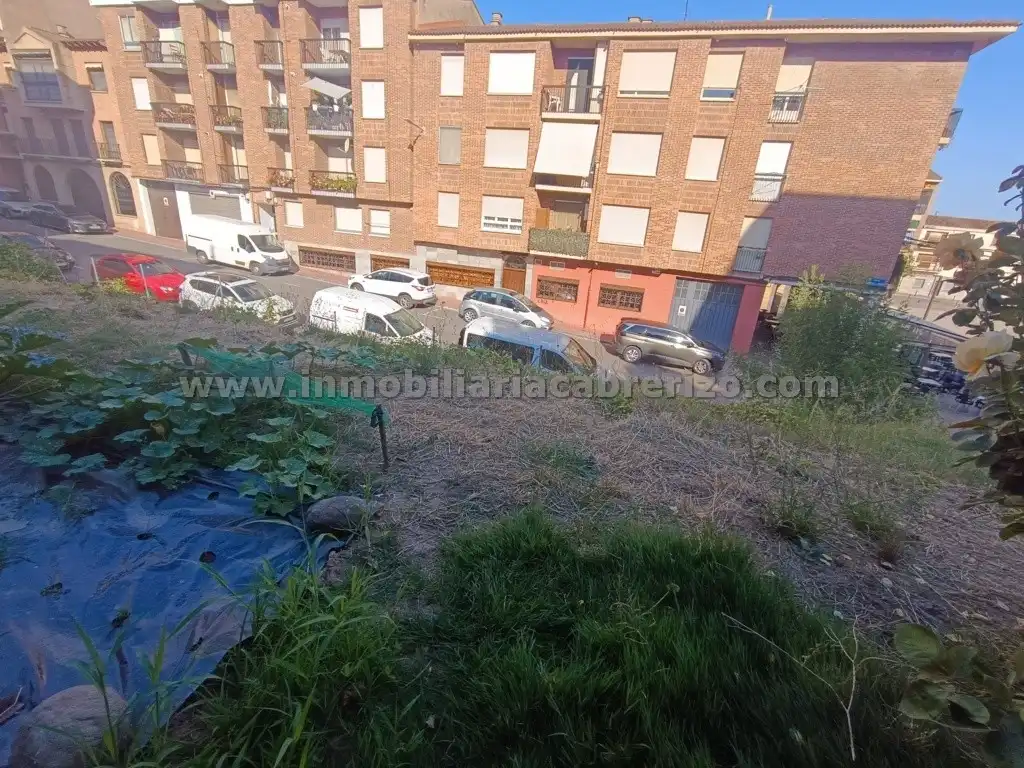 Terreno residencial en venta en Calle Gonzalo de Berceo, imagen 2