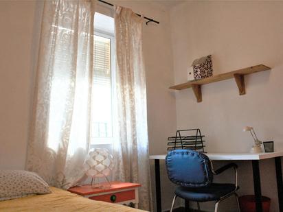 Bedroom of Flat to share in  Sevilla Capital  with Furnished, Washing machine and TV