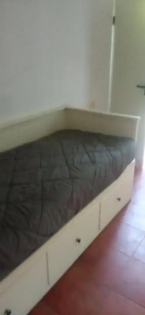 Schlafzimmer von Wohnungen zur Miete in Cangas  mit Privatgarten, Möbliert und Ofen