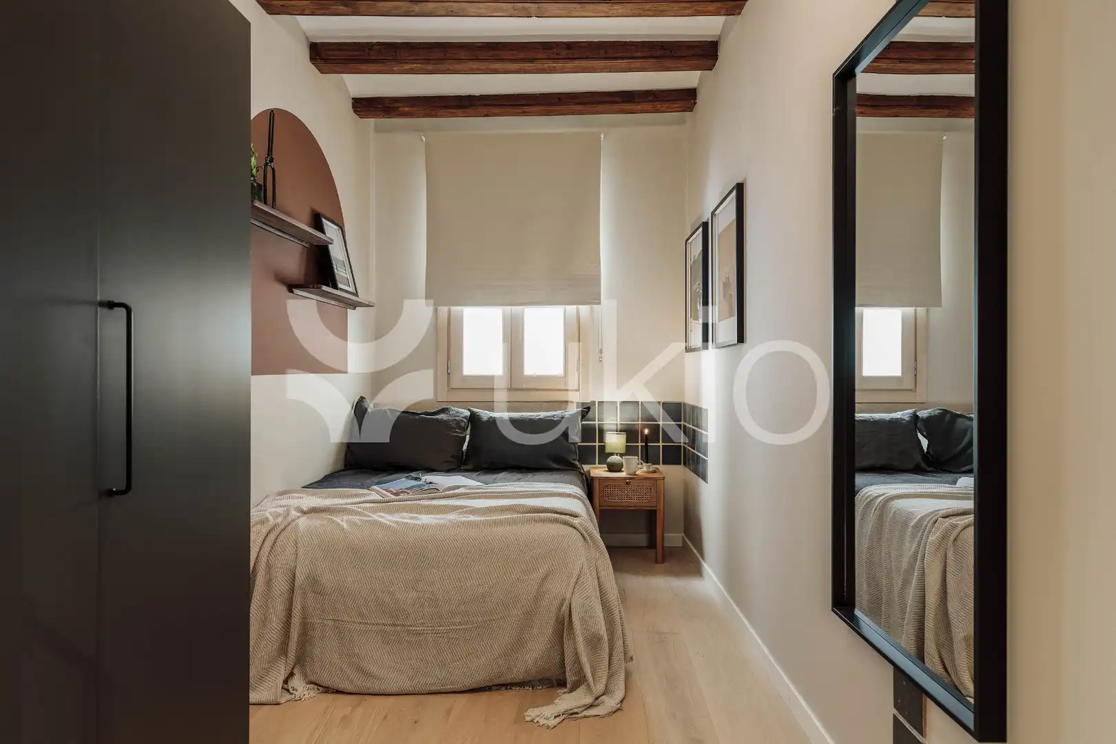Dormitori de Apartament de lloguer en Barcelona amb Aire condicionat, Calefacció i Moblat
