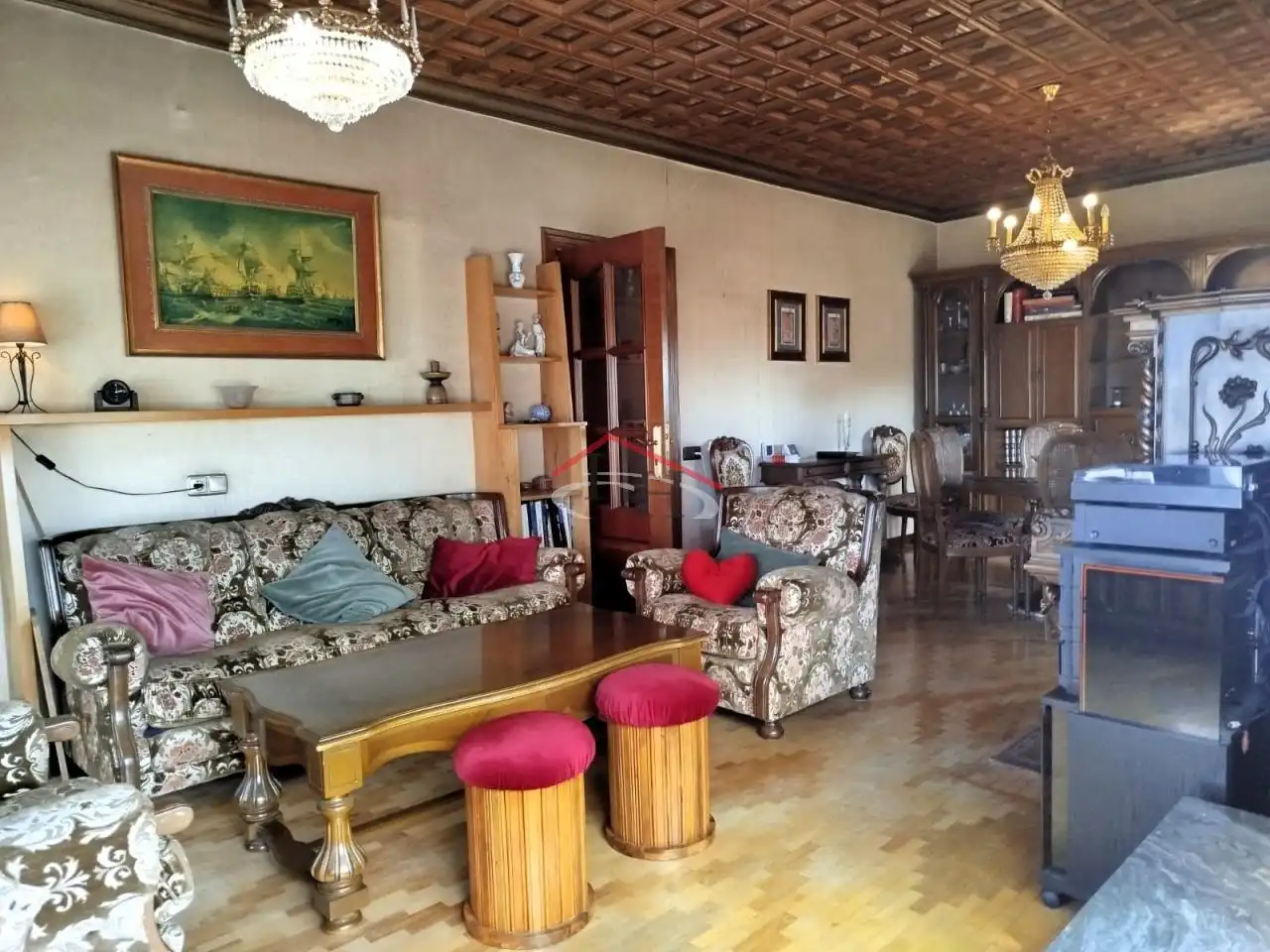 Casa con piscina en venta en Avenida Constitución