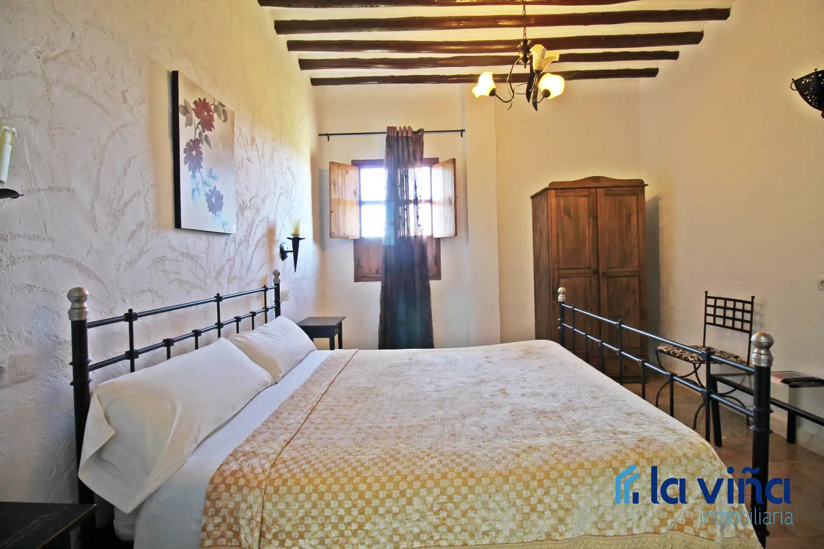 Habitación de Finca rústica en venta en Martín de la Jara con Aire acondicionado, Jardín privado y Trastero