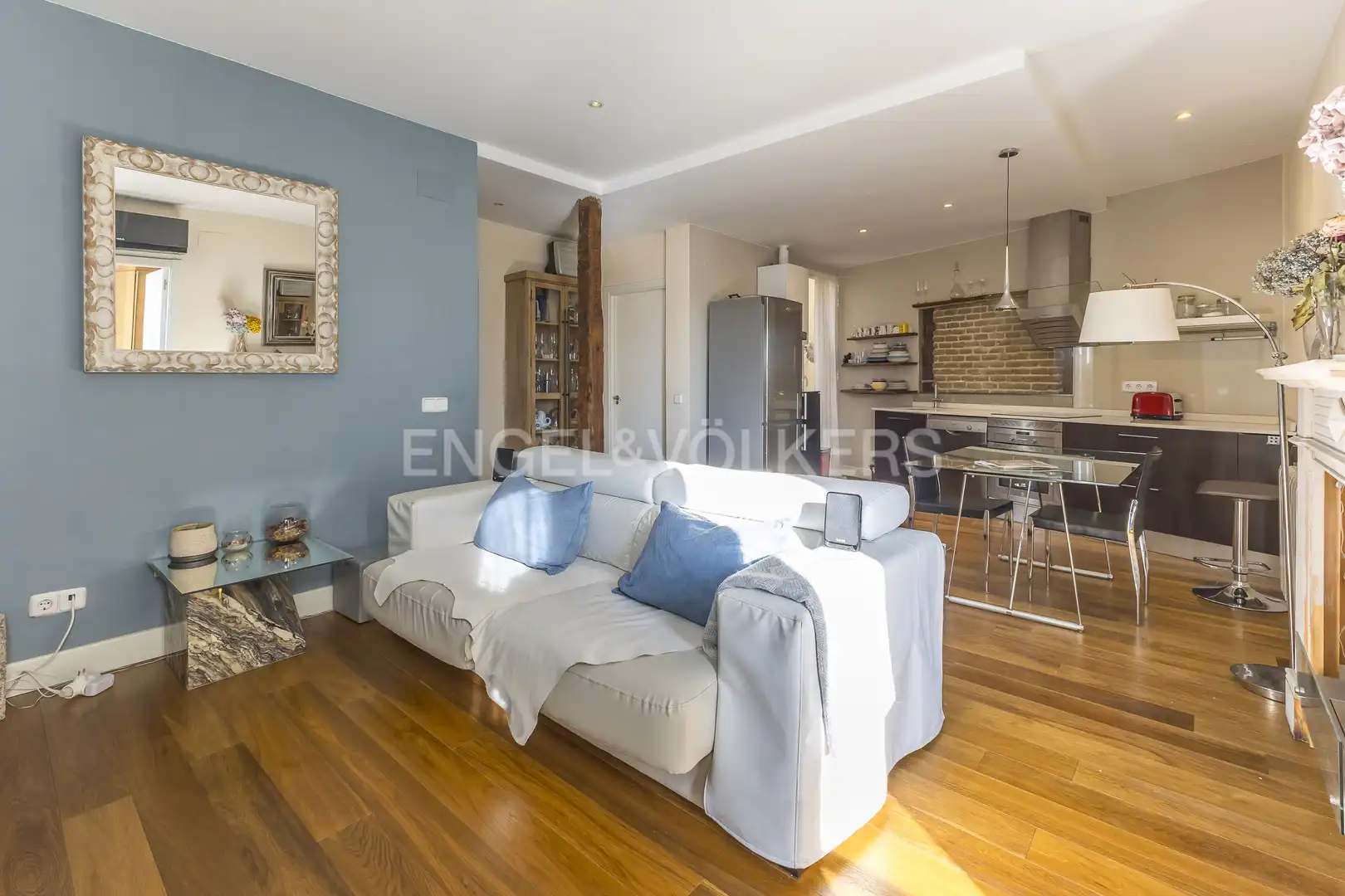 Living room of Flat for rent in Madrid  with Air Conditioner and Heating