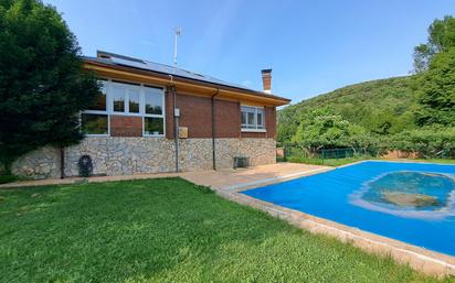 Piscina de Casa o xalet en venda en Bembibre amb Calefacció