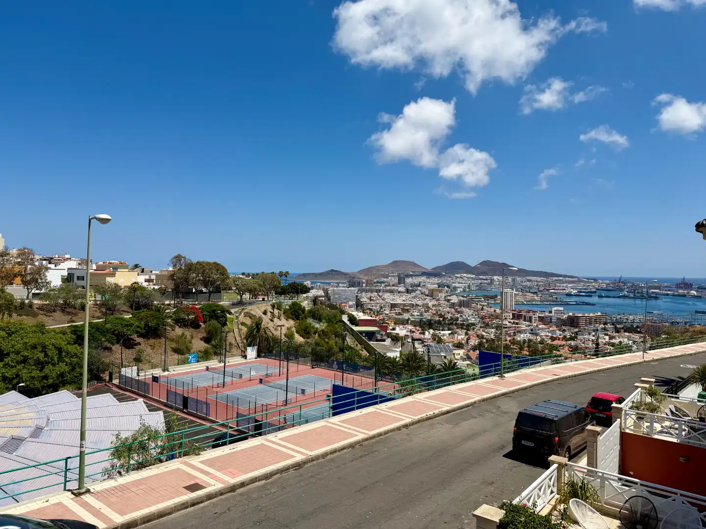 Vista exterior de Ático en venta en Las Palmas de Gran Canaria con Terraza
