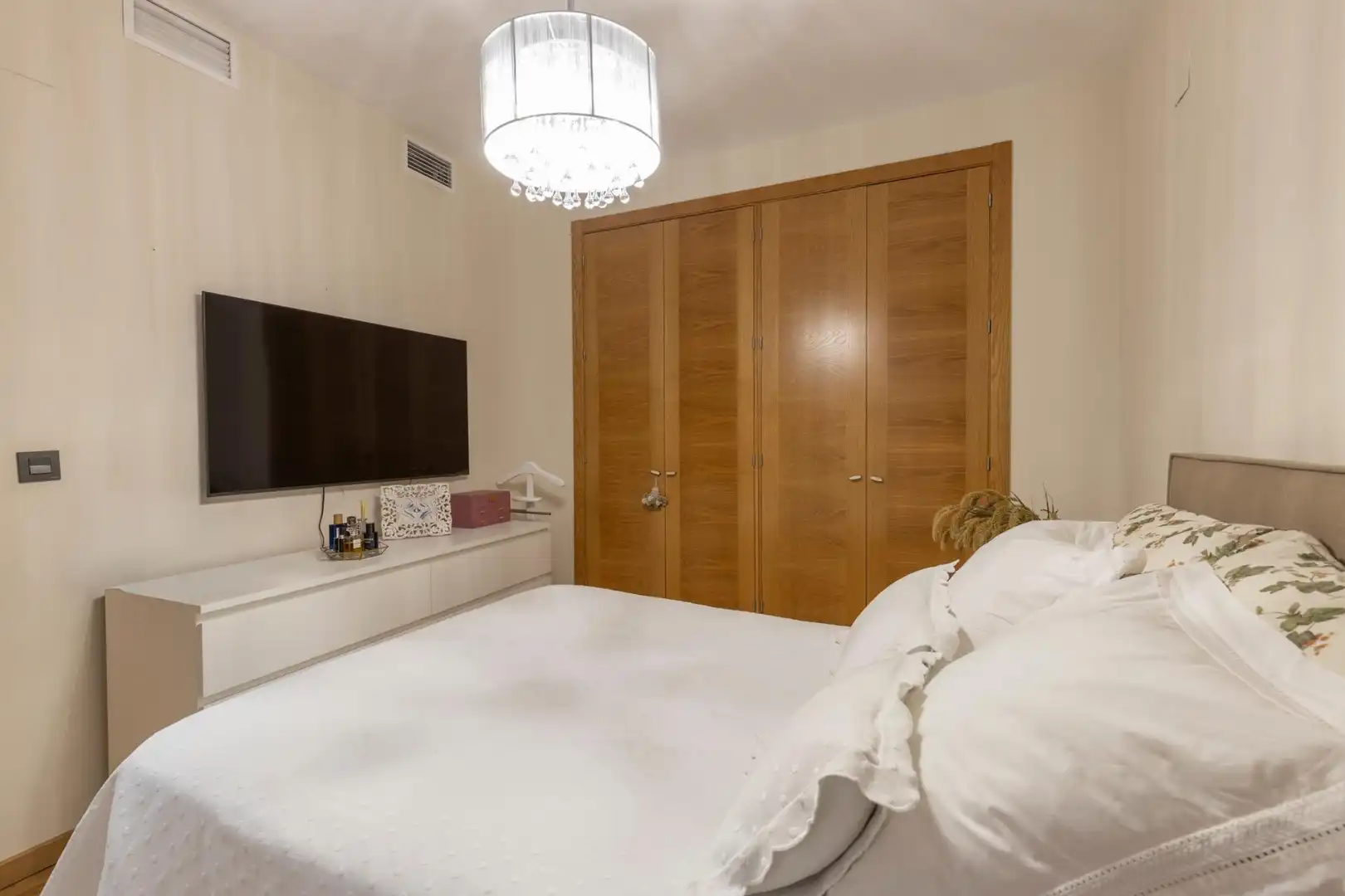 Habitación de Piso en venta en Armilla con Aire acondicionado, Calefacción y Piscina comunitaria