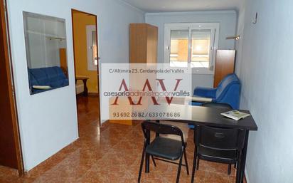 Bedroom of Flat for sale in Cerdanyola del Vallès  with Furnished and Oven