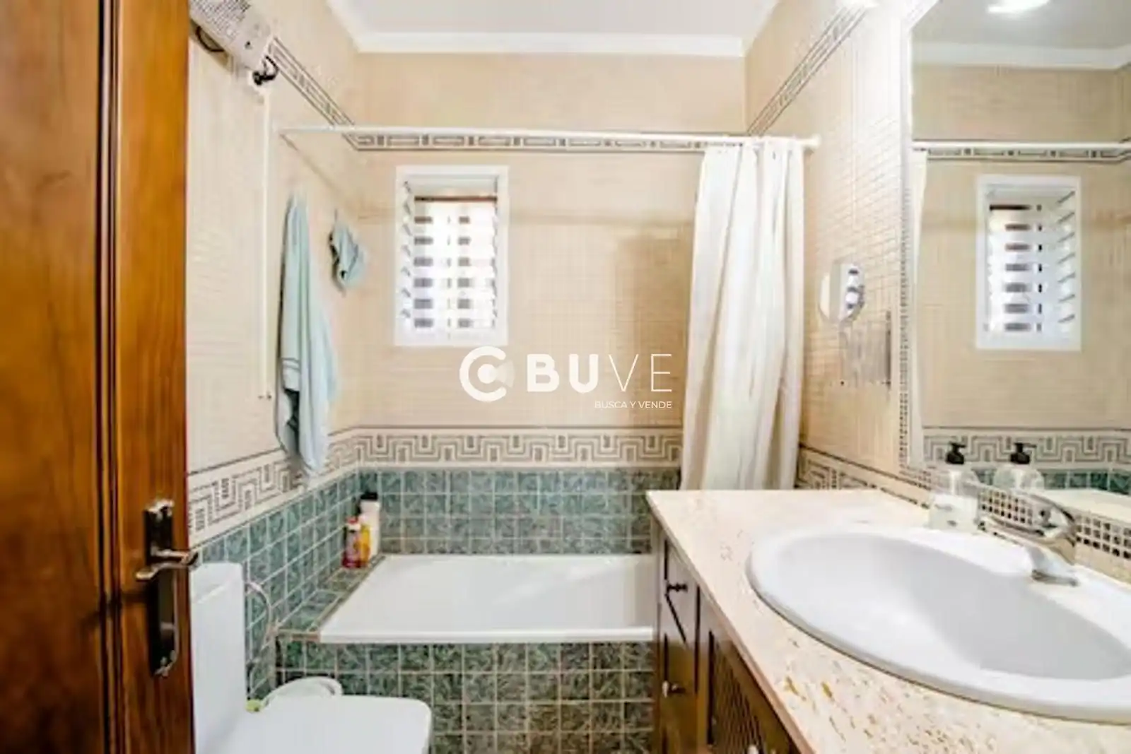 Baño de Casa o chalet de alquiler en Coria del Río con Aire acondicionado, Terraza y Piscina