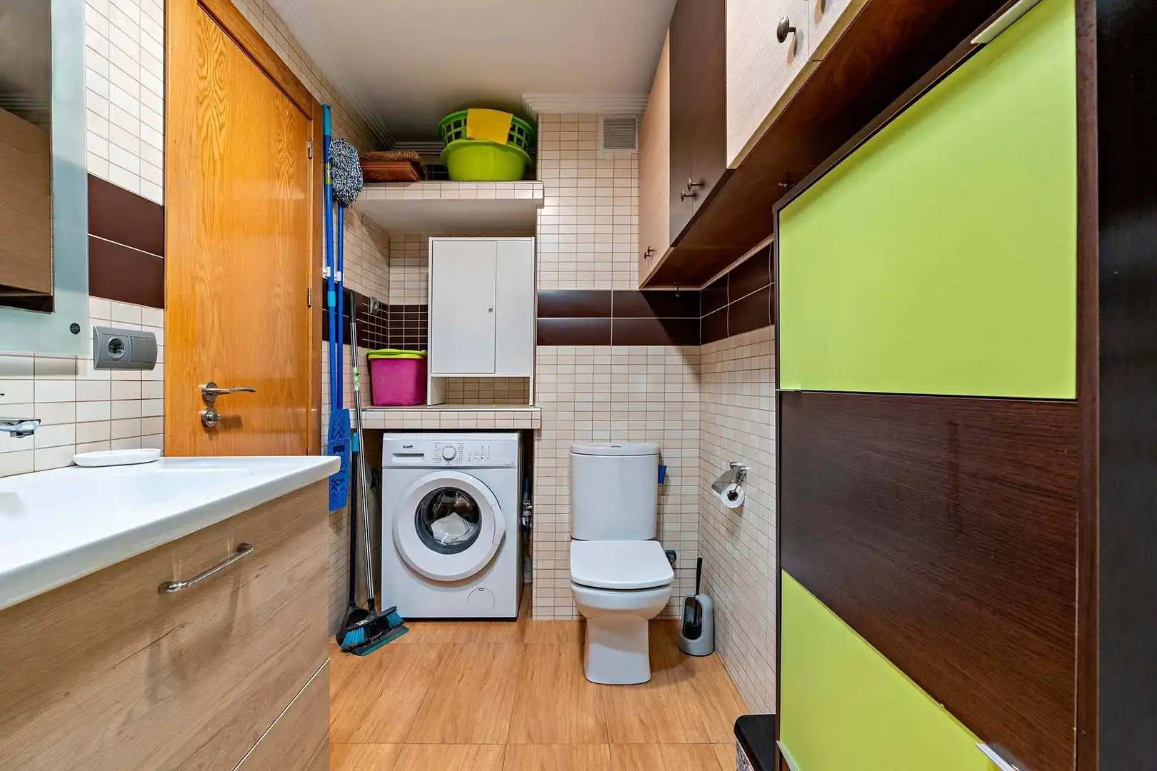 Bathroom of Flat for sale in Roquetas de Mar  with Air Conditioner, Terrace and Furnished