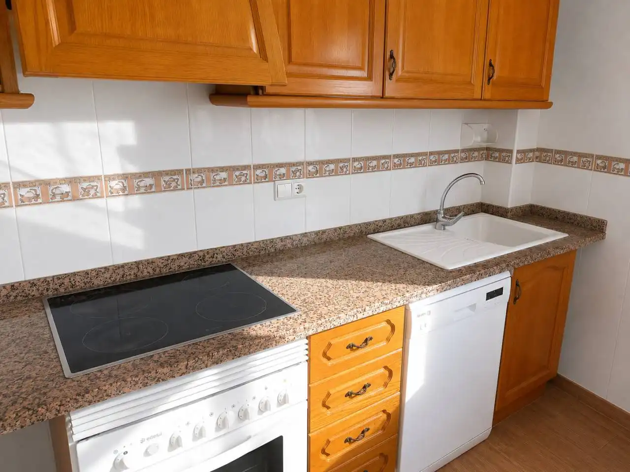 Cocina de Piso en venta en Guardamar de la Safor con Aire acondicionado, Terraza y Amueblado