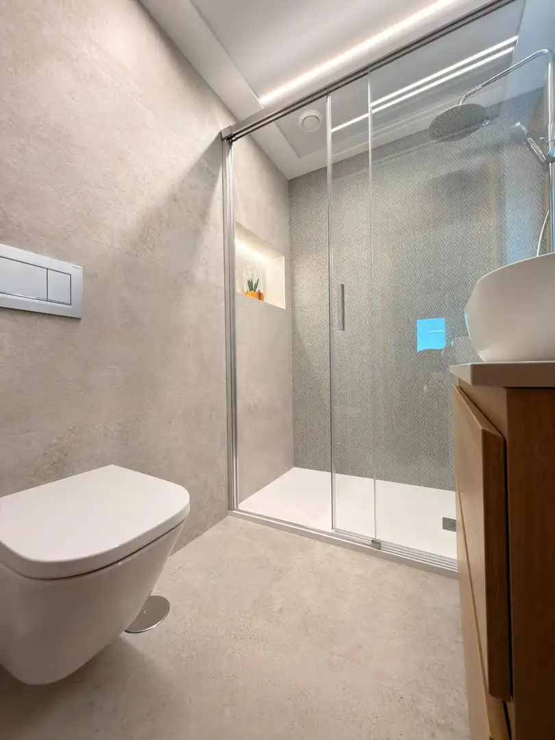 Bathroom of Flat for rent in Alicante / Alacant  with Air Conditioner, Private garden and Terrace