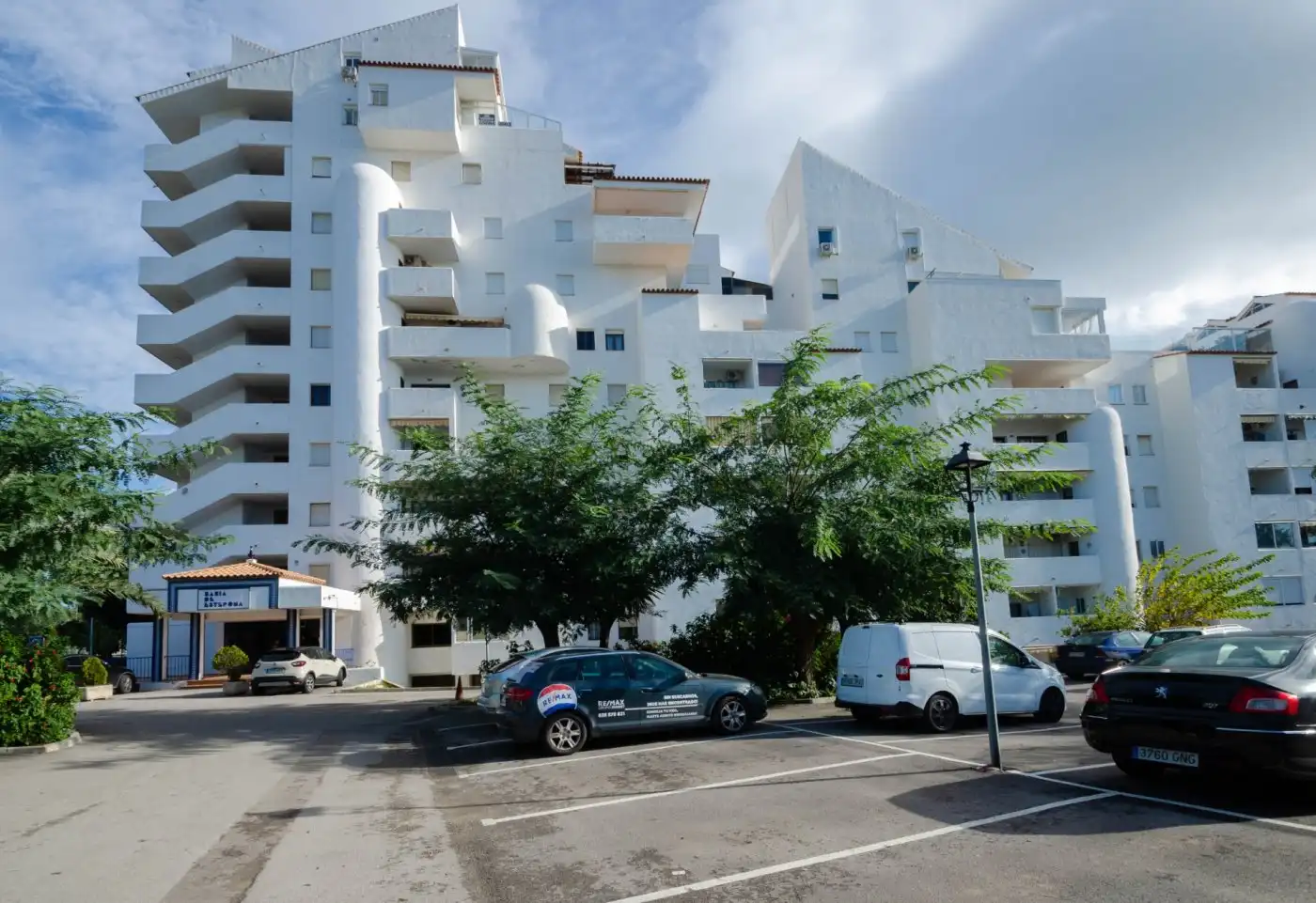 Vista exterior de Àtic en venda en Estepona amb Aire condicionat, Jardí privat i Terrassa