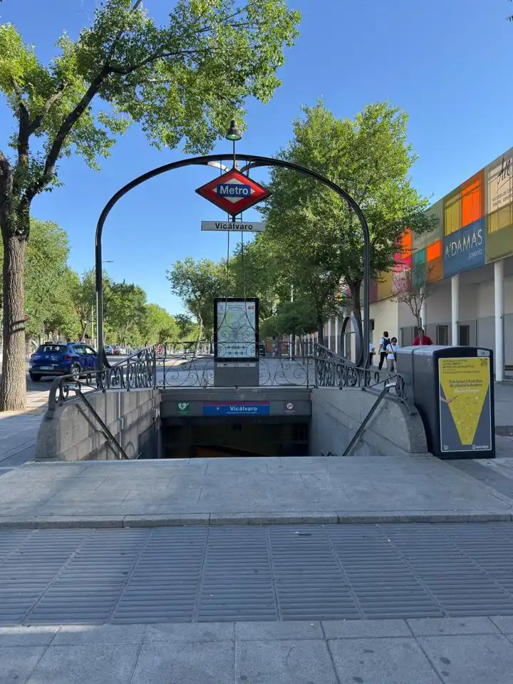 Vista exterior de Pis en venda en Madrid amb Calefacció i Terrassa