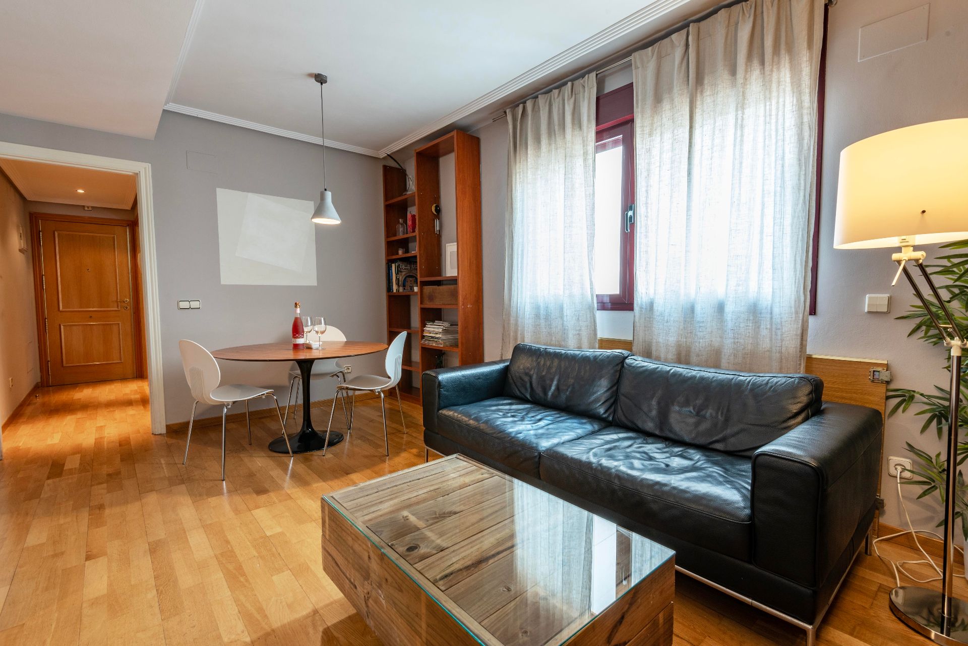 Sala d'estar de Pis de lloguer en  Madrid Capital amb Aire condicionat, Calefacció i Parquet