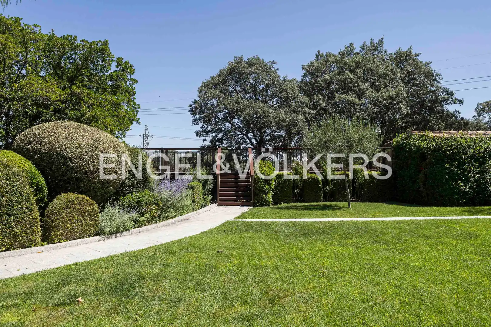 Houses for sale in Madrid  with Air Conditioner, Heating and Private garden