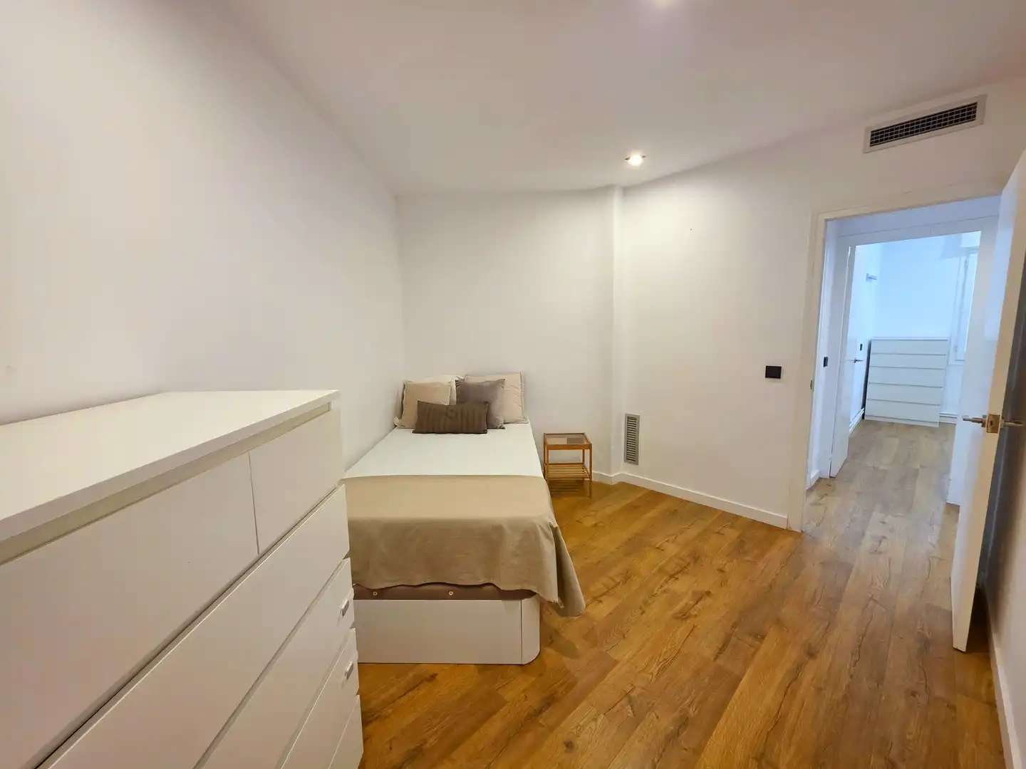 Habitación de Piso en venta en Barcelona con Calefacción, Horno y Microondas
