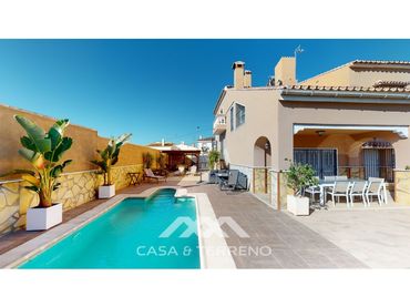Casa amb piscina en venda a Calle Hierbabuena (La Mata)