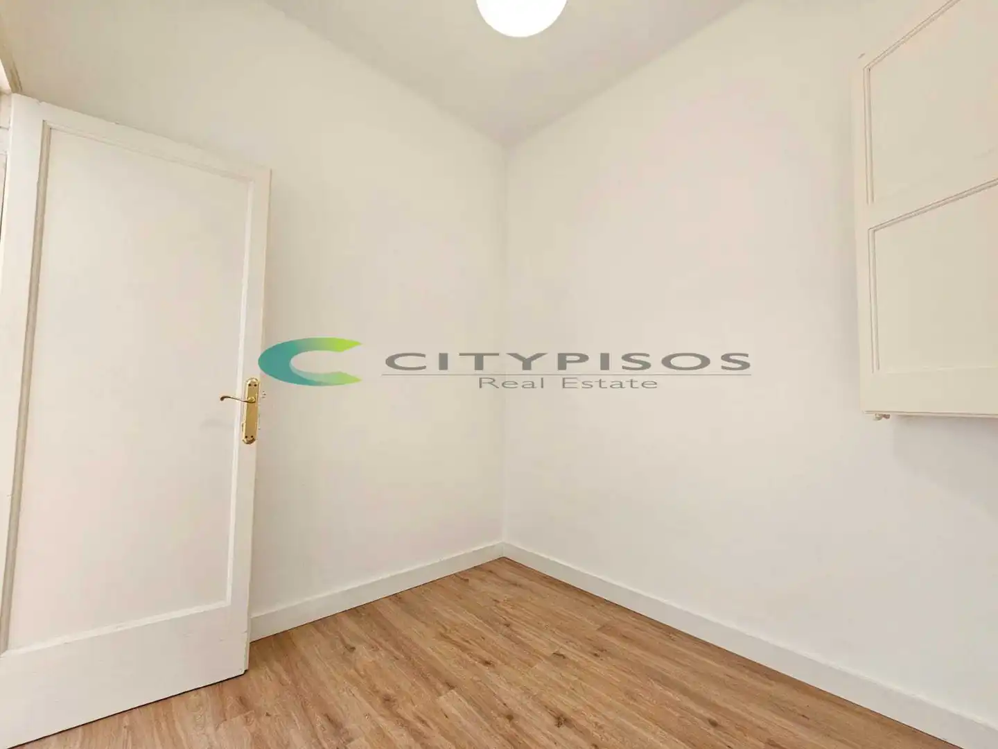 Flat for sale in Barcelona  with Heating, Parquet flooring and Oven