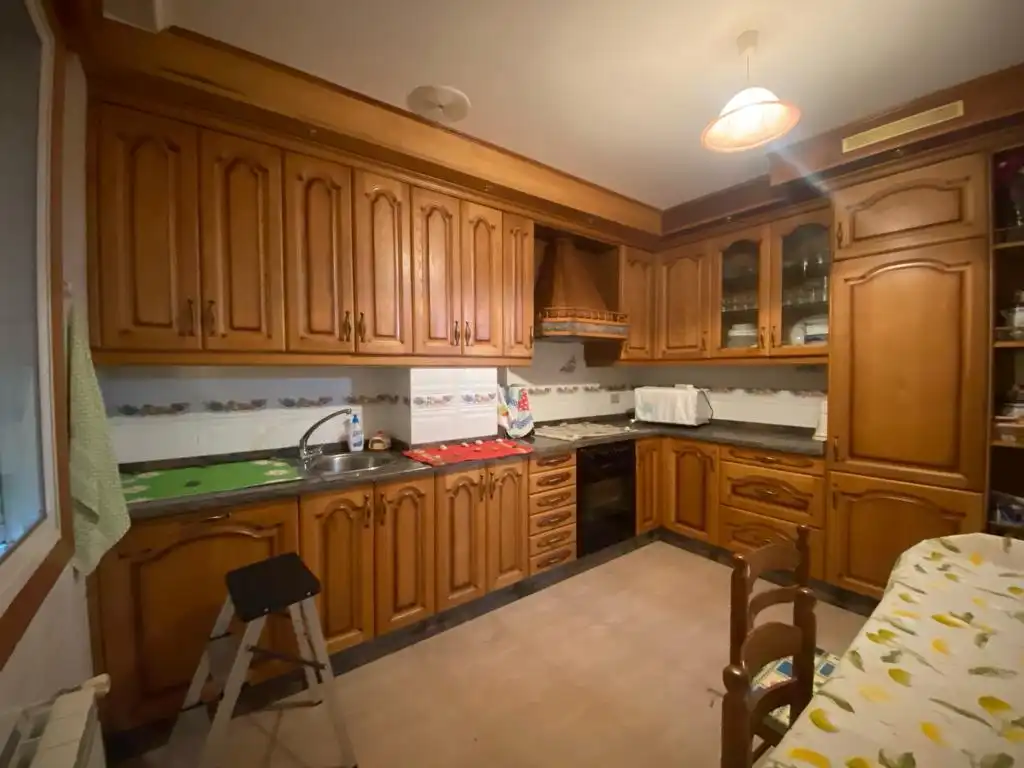 Cocina de Casa o chalet en venta en O Irixo con Calefacción, Jardín privado y Parquet