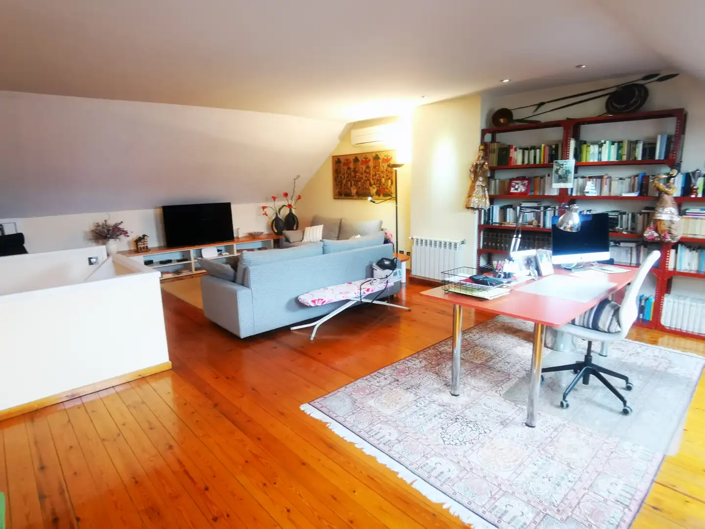 Sala d'estar de Casa adosada en venda en Sabadell amb Aire condicionat, Calefacció i Jardí privat