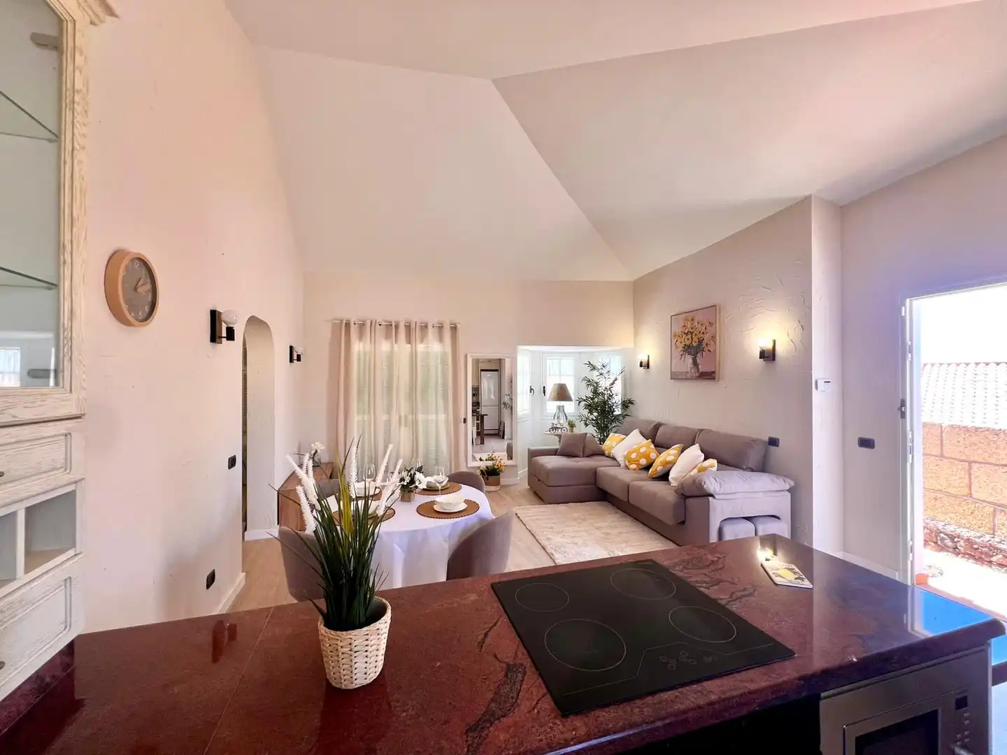 Detached homes for sale in Calle los Prismas, Arico