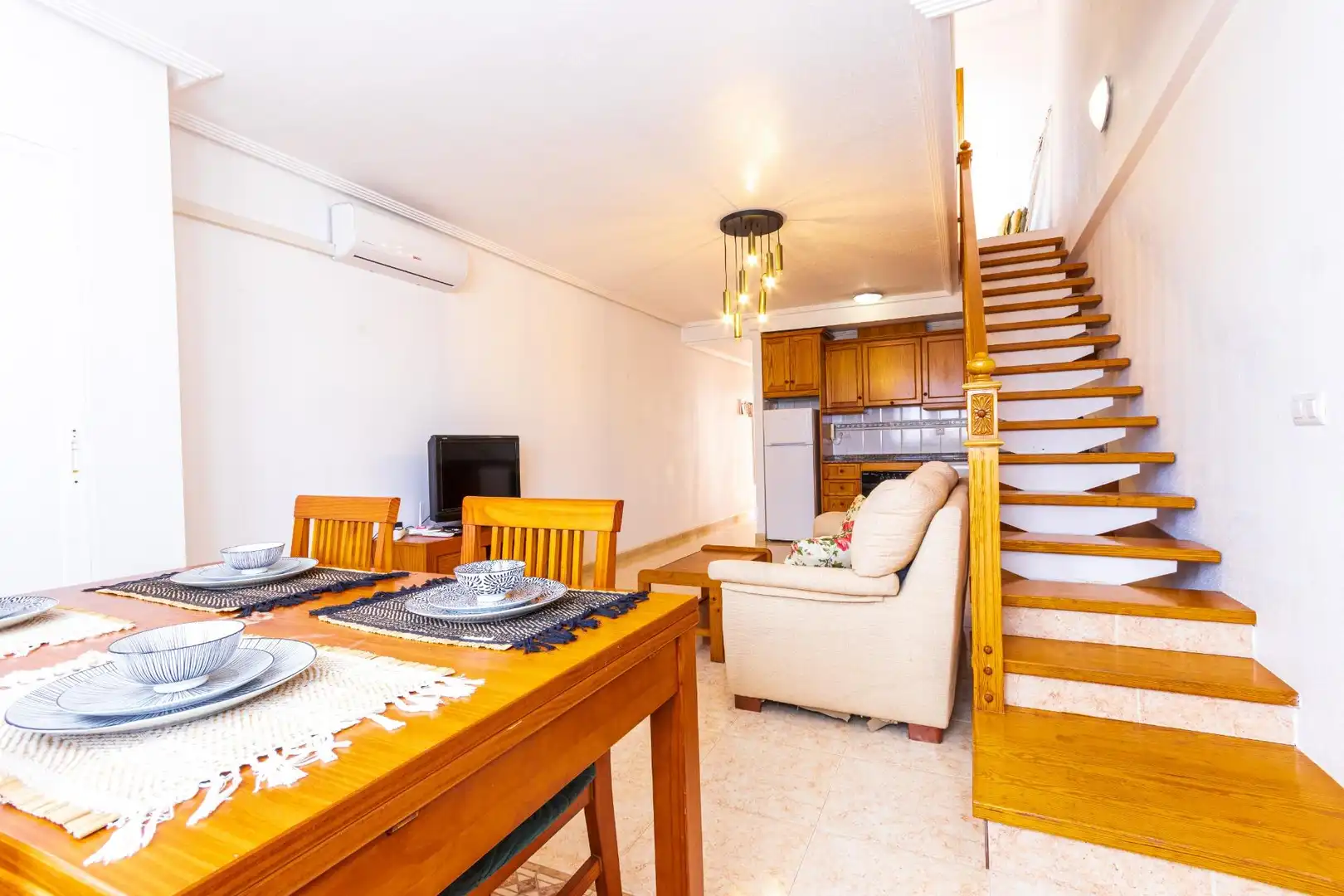 Apartament de lloguer en Torrevieja amb Aire condicionat, Jardí privat i Terrassa