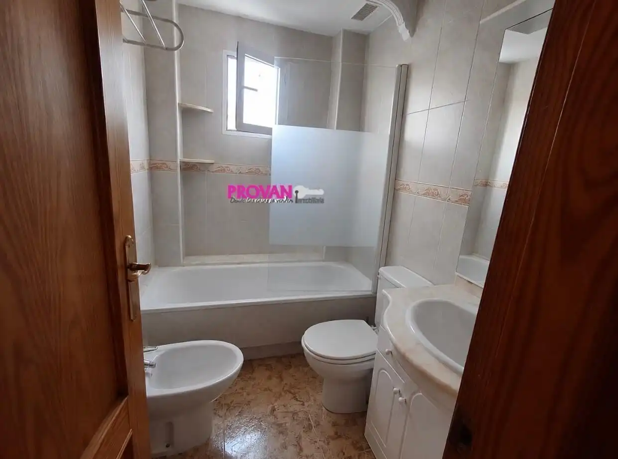 Bany de Casa o xalet en venda en Orihuela amb Terrassa, Traster i Piscina