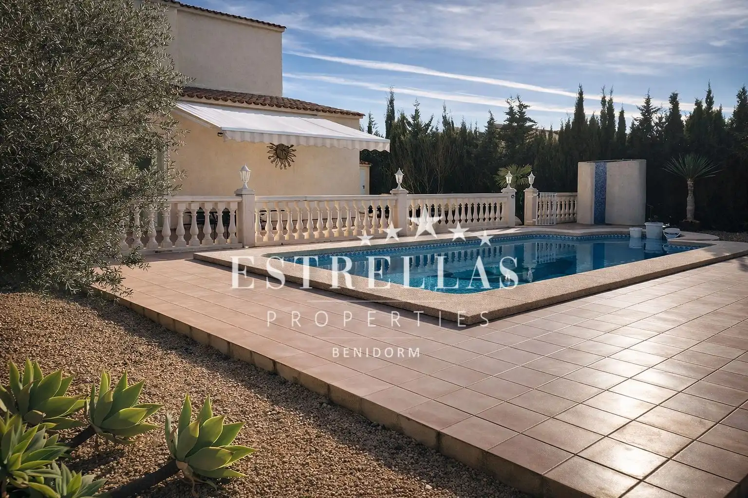 Vista exterior de Casa o chalet en venta en La Nucia con Aire acondicionado, Calefacción y Jardín privado
