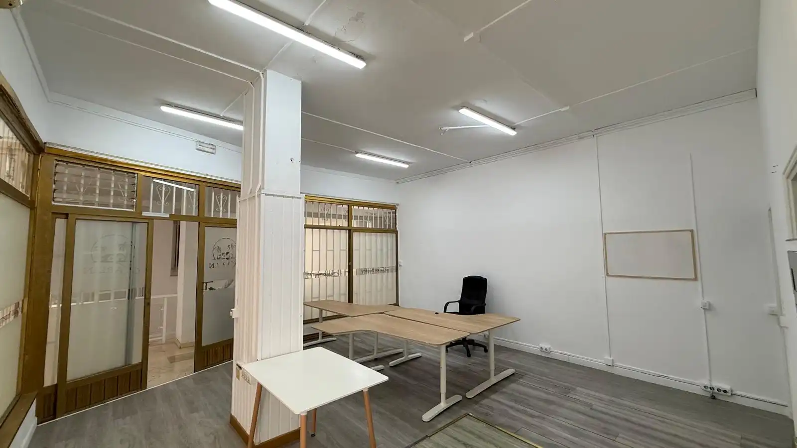 Commercial properties for rent in Arona  with Air Conditioner, Parquet flooring and Internet