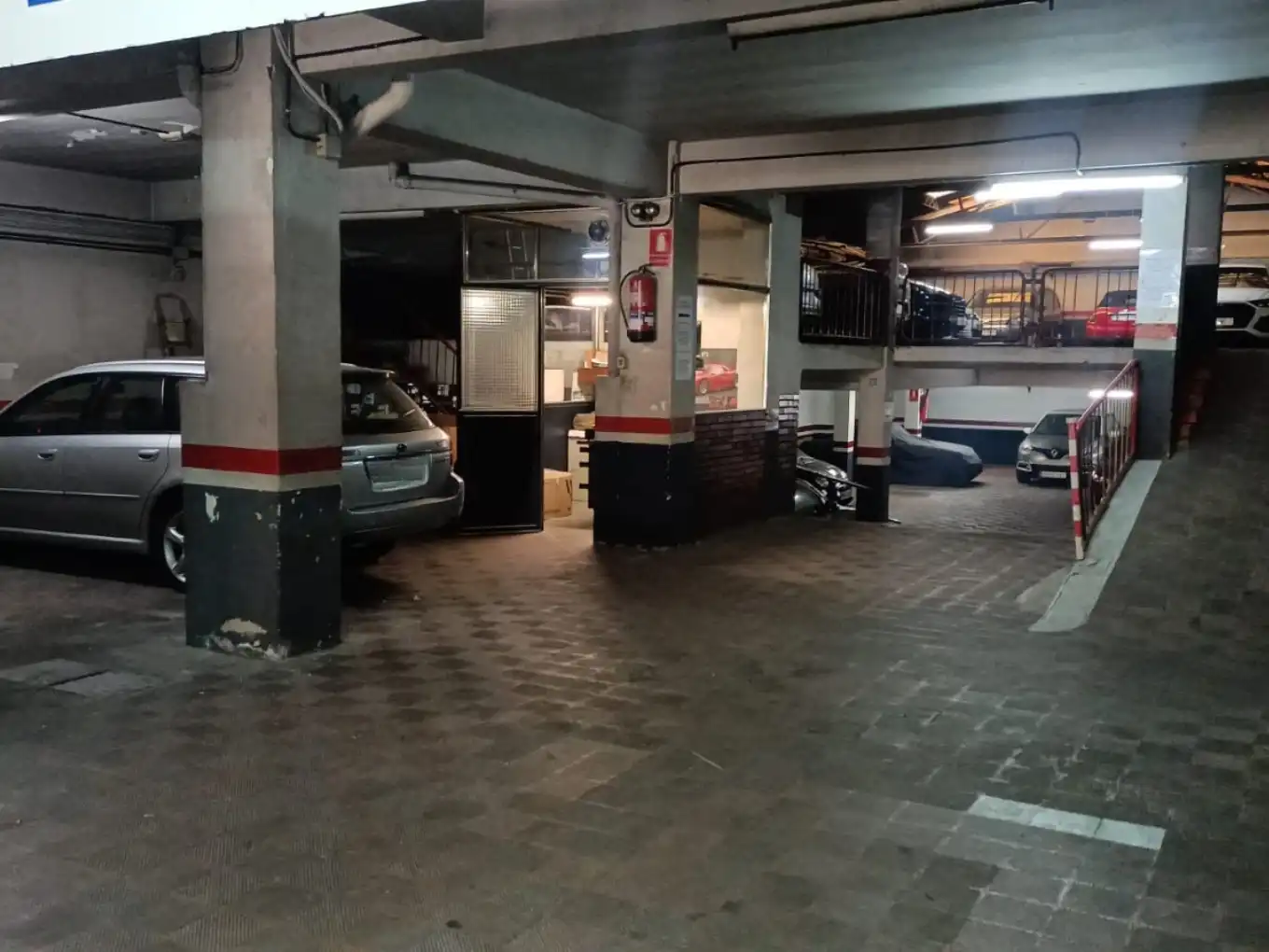 Motorradstellplatz zur Miete in Carrer de Roger de Flor 200, imagen 2
