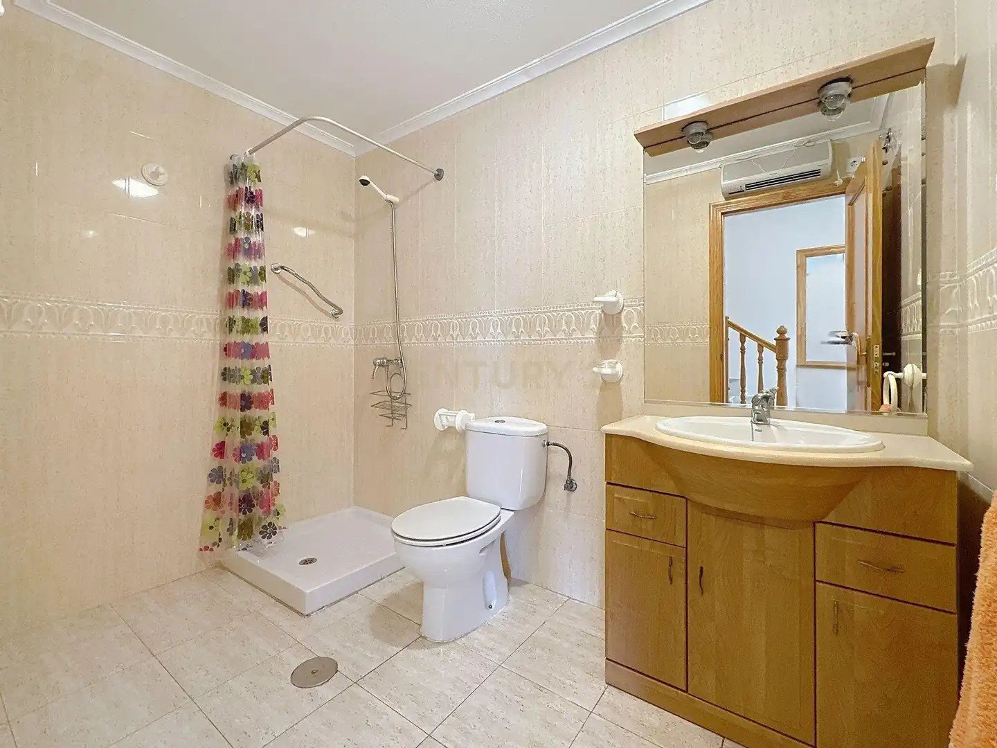 Baño de Casa adosada en venta en Orihuela con Aire acondicionado, Jardín privado y Trastero