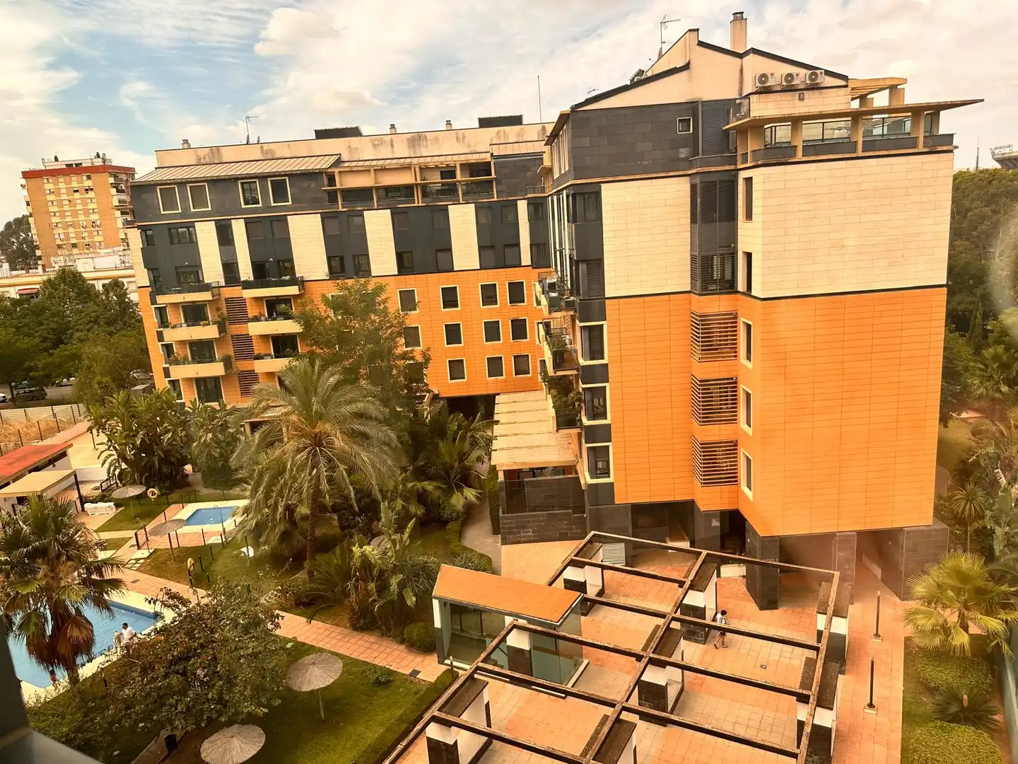 Exterior view of Flat for sale in Sevilla  with Swimming Pool