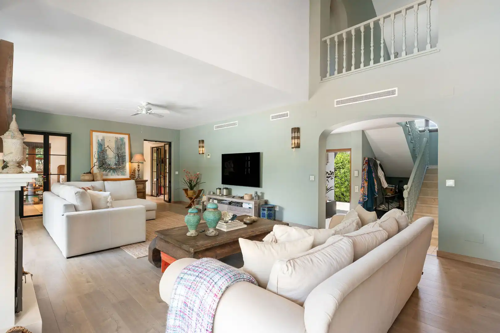 Sala de estar de Casa o chalet en venta en Marbella con Aire acondicionado, Jardín privado y Terraza