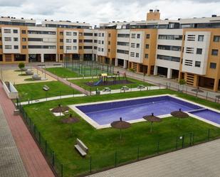 Swimming pool of Flat for sale in Valladolid Capital