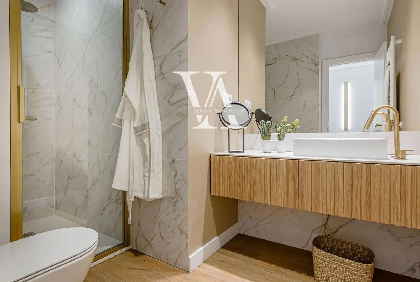 Bathroom of Flat for sale in  Madrid Capital  with Air Conditioner, Heating and Storage room