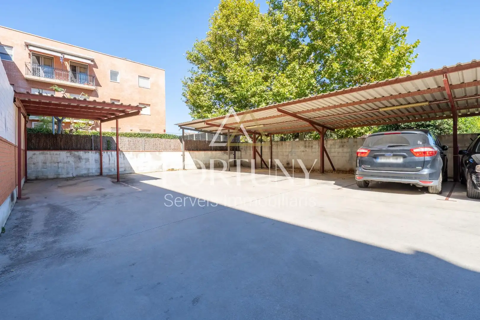 Parking de Planta baja en venta en Montbrió del Camp con Calefacción